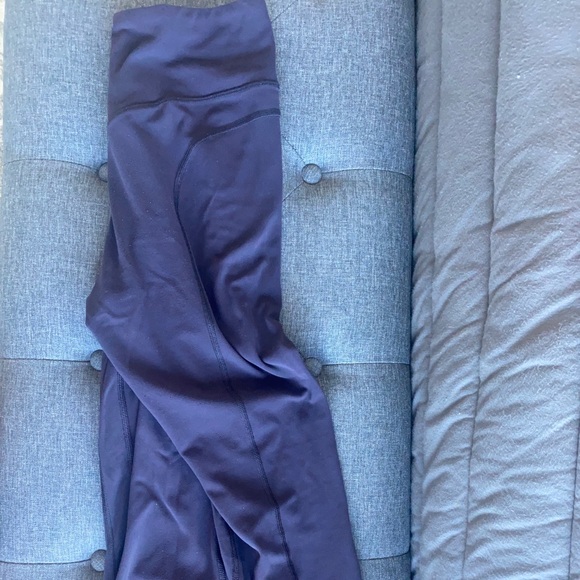 Lululemon burgundy cropped leggings - Picture 2 of 5